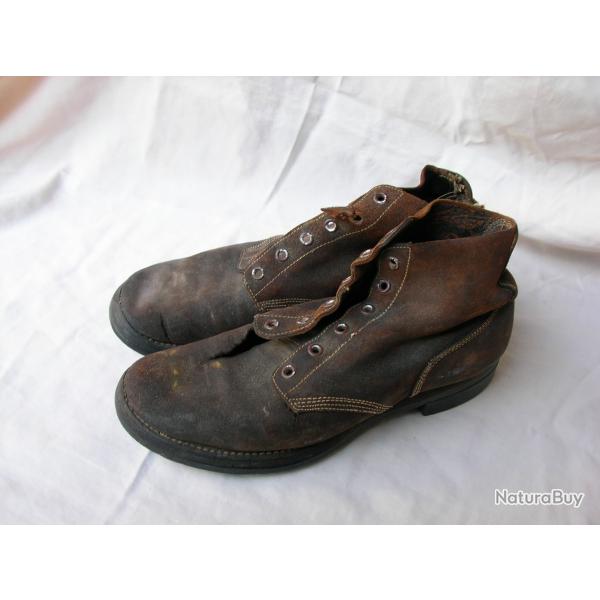 WW2 US PAIRE DE BRODEQUINS MILITAIRES AMRICAINES CUIR RETOURN TAILLE 8 1/2 29,5 CM ( 39-45 )
