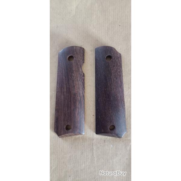 Plaquette colt 1911 colt 45 noyer (2162)