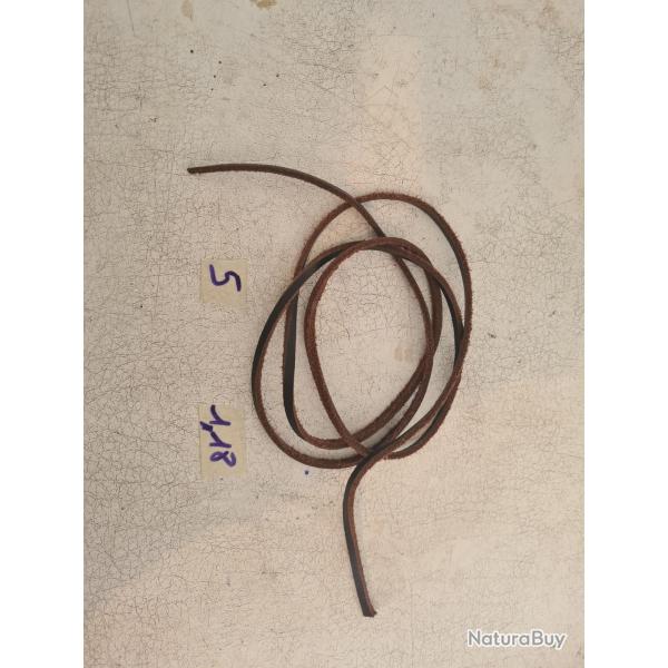 1  lacet cuir pour tui de colt ou couteau US    A25  1,18 cm