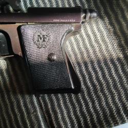 6.35 policeman le français