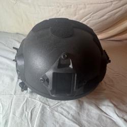 Casque tactique type FAST neuf - support NVG fissuré (sans incidence) - Noir