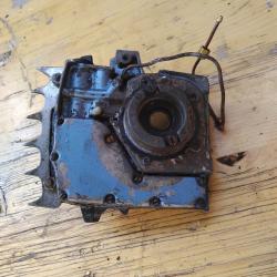 Carter moteur droit tronçonneuse homelite