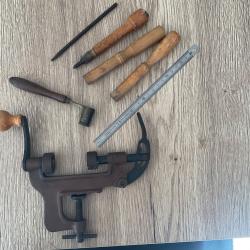 Sertisseur de cartouche ancien et mesureur de poudre