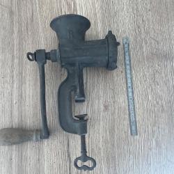 Ancien hachoir de cuisine
