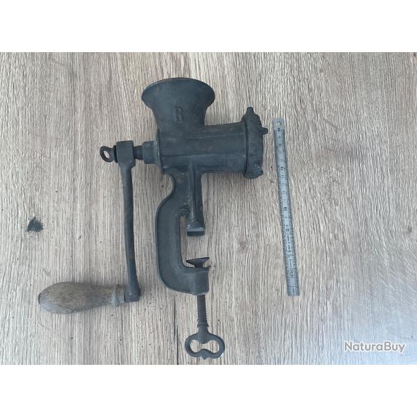 Ancien hachoir de cuisine