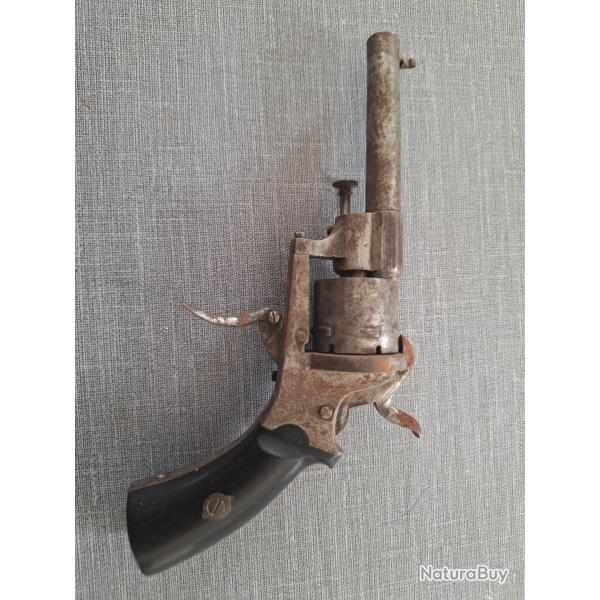 Revolver  broche