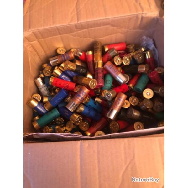 a saisir gros  lot  plus de 8kg de cartouches toutes marques tout plombs cal 12
