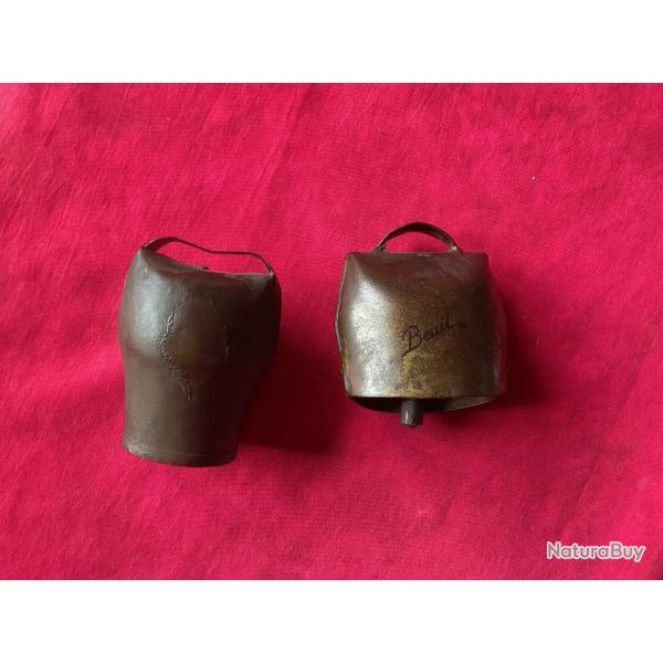 Lot de deux grosses sonnailles pour vaches ou biquettes, pas de prix de rserve