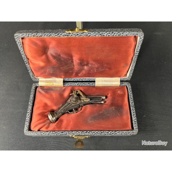 PISTOLET MINIATURE A ROUET TYPE NUREMBERG 18eme sicle