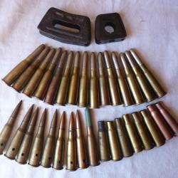 Lot de cartouches inertes calibre 8mm Lebel (8x51R) d'époque avec clips