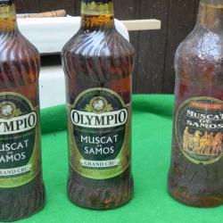 3 BOUTEILLES DE MUSCAT ANCIENNES