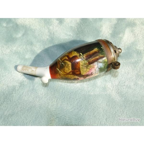Fourneau de pipe en porcelaine motifs animaliers