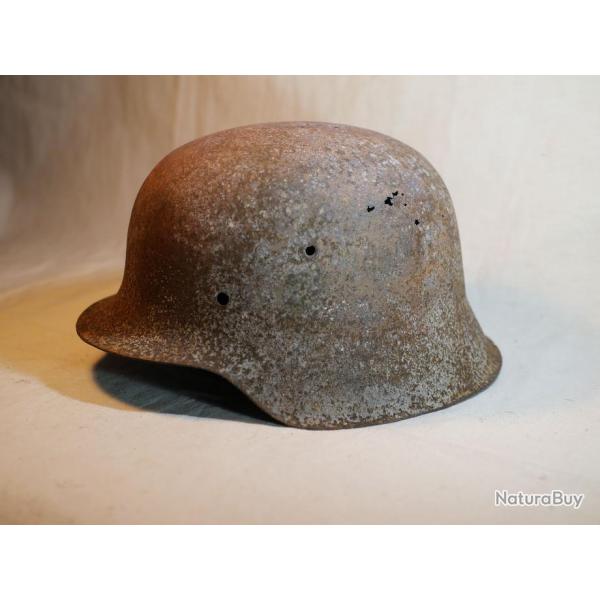 Casque allemand modle 1942 - provenance terrain NORMANDIE 1944 - ref LBV24CSQ001