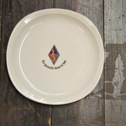 Ancienne assiette de mess 150 Régiment d'infanterie RI La Gamelle dans le Dos Sarreguemines. insigne