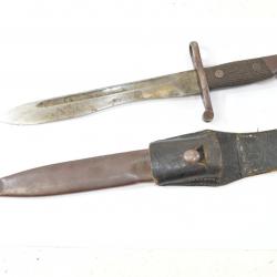 Baionnette machette espagnole modèle 1941. Plaquettes bois. Mauser Espagnol. Espagne WW2