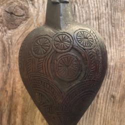 Ancienne poire à poudre cosaque. Russie-Ukraine. 19e siècle