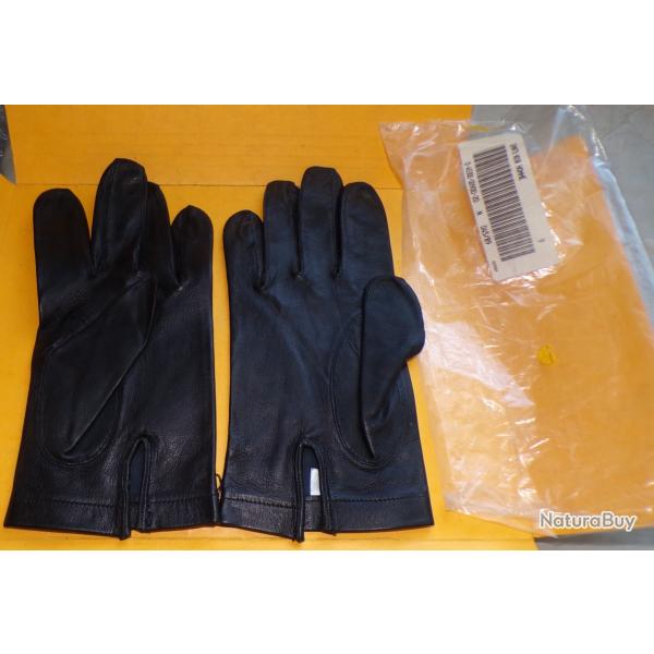 PAIRE DE GANT EN CUIR NOIR DE L' ARMEE FRANCAISE , TAILLE  9  FABRICATION MADE IN FRANCE  G. MORANT