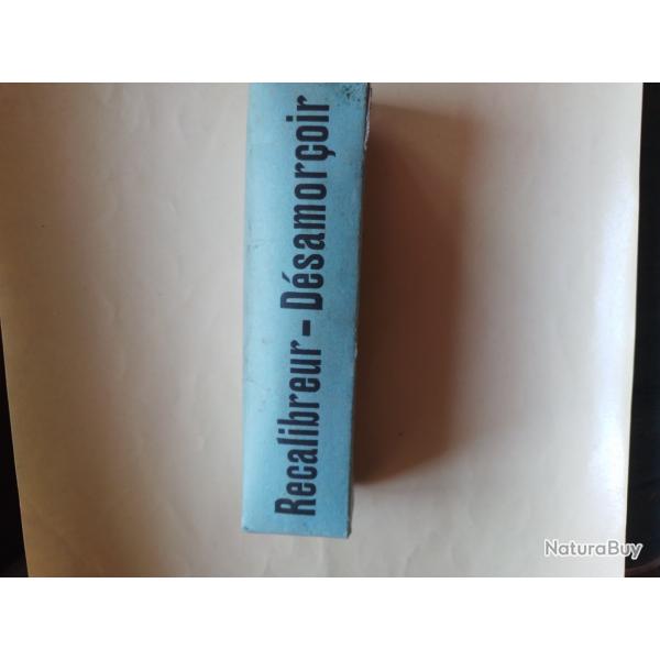 RECALIBREUR.DESAMORCOIR 4 OUTILS DANS SA BOITE CAL 12