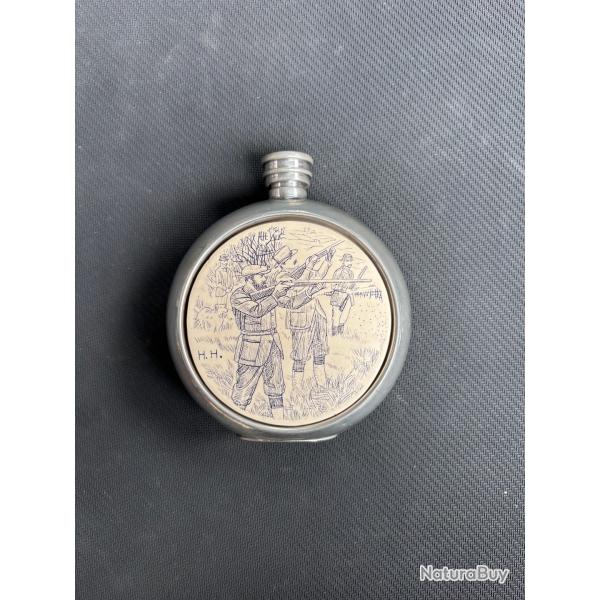 ANCIENNE GOURDE ANGLAISE  VINTAGE MOTIF CHASSEUR COLECTION DESTOCKAGE ENCHERE