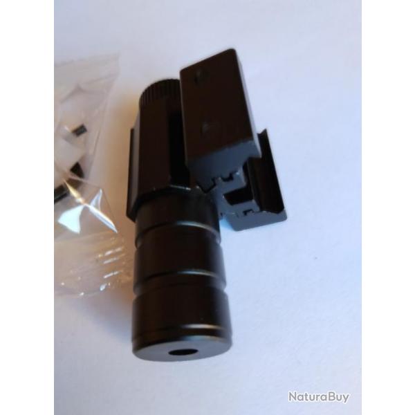 BRADE - Pointeur laser rouge, rail de 11mm ou 20mm par retournement.. NEUF