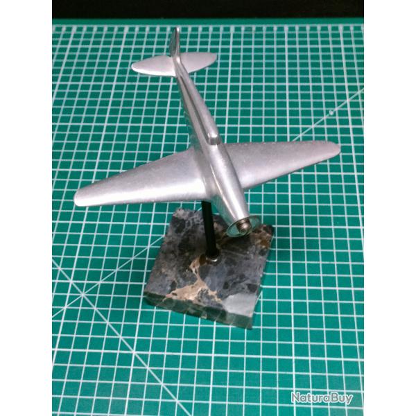 AVION EN ALUMINIUM TYPE CAUDRON 13 CM SOCLE MARBRE