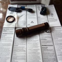 lampe de poche : torche olight warrior mini 2  -  ETAT NEUF -