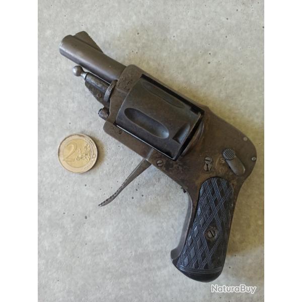 Superbe petit rvolver d'origine franaise (Manufrance) en calibre 9mm (380) - mise en vente 1