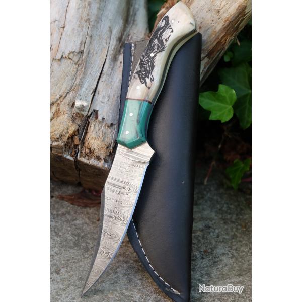 Couteau de Chasse Damas Lame 256 Couches Manche OS Scrimshaw Dragon Fabr Artisanale Etui Simili