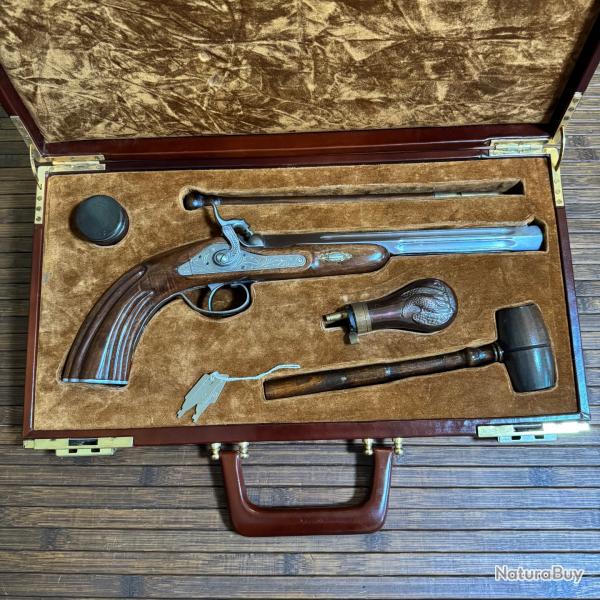 SUPERBE PISTOLET HAUT DE GAMME DE TIR CALIBRE 44 PN  PERCUSSION EN COFFRET COMPLET