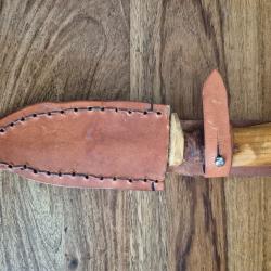Vend couteau type scout avec étui artisanal