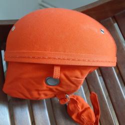 Casque parachutiste TAP quasiment neuf. Superbe modèle d'entraînement bien daté.