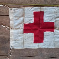 Drapeau de poste de secours à  croix rouge