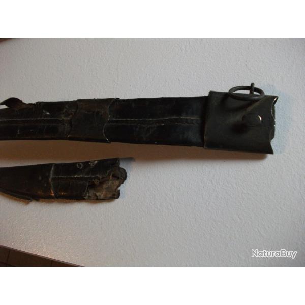 ETUI fourreau D'EPEE OU SABRE EN CUIR
