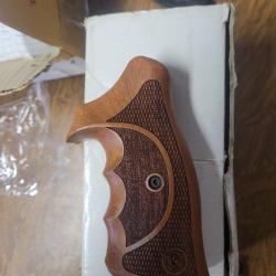 grips crosse bois pour smith wesson carcasse K/L square butt target rug et stries