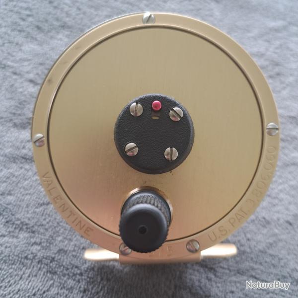 Rare moulinet Valentine 375 neuf dans son tuis
