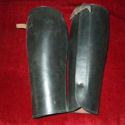 Jambières pour Sous- Officiers de la  Gendarmerie ou autre unités  en cuir .noir  Lot N 3 .