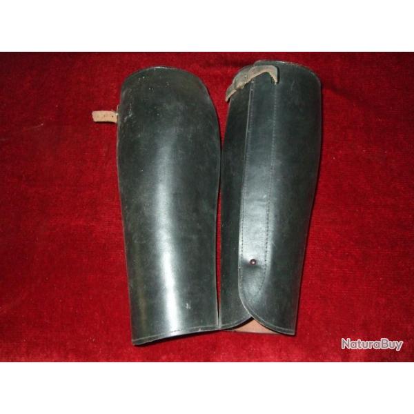 Jambires pour Sous- Officiers de la  Gendarmerie ou autres units en cuir noir Lot N 6 .