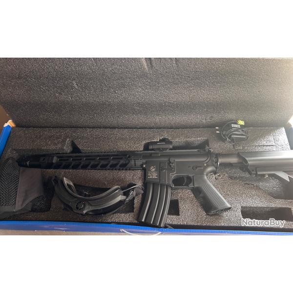 Rplique airsoft M4 colt avec viseur point rouge