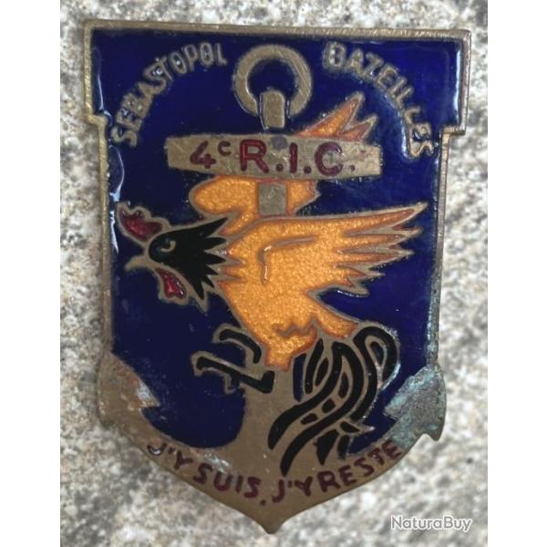 4 Rgiment d'Infanterie Coloniale, crte et jabot rouge, tte noire