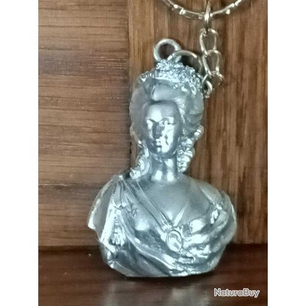 Porte cls couleur argent en rsine de Marie Antoinette Reine de France 5 cm