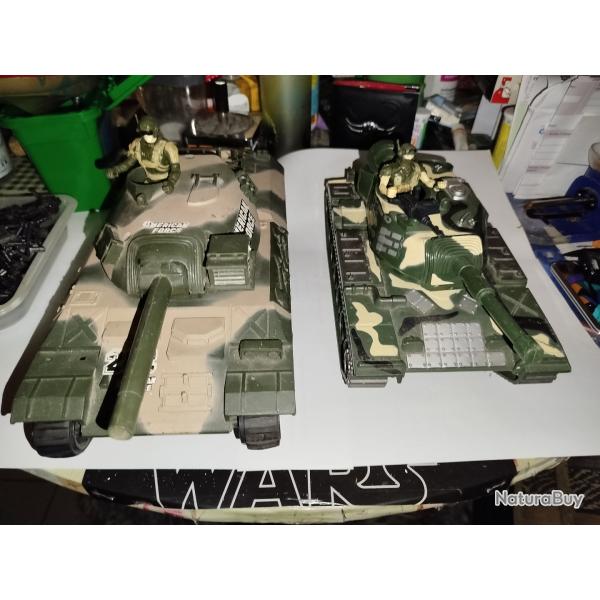 Lot de Chars GiJo Action man