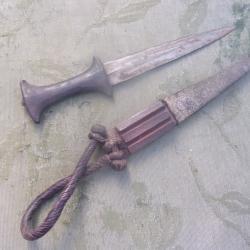 couteau avec fourreau 29 cm