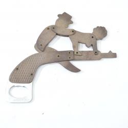 Décapsuleur érotique forme de pistolet ou fusil. Années 1960. Vintage. Déco chasse tir