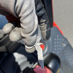Broche moineau à vélo