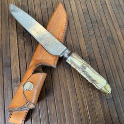 BEAU COUTEAU CUSTOM MANCHE OS MASSIF GRAVÉ LAME TYPE BRUTE SABATIER