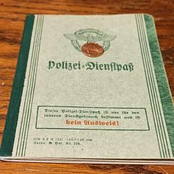 Petit livret allemand WW2 du polizei