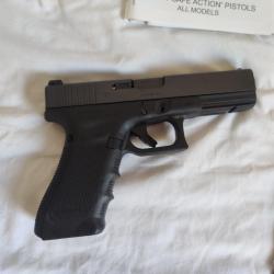 glock 17 Gen4 bien entretenu avec ses accessoires