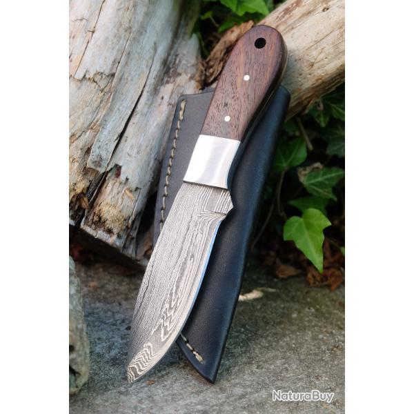 Skinner Couteau de Chasse Damas Lame 256 Couches Manche Bois Fabrication Artisanale Etui Cuir