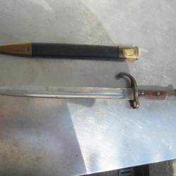 Baïonnette Allemand 1885 marque  Solingen  avec fourreau  balle pièce