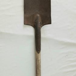 DE138381a  Pelle-bêche ml 1874, avec étuis toile